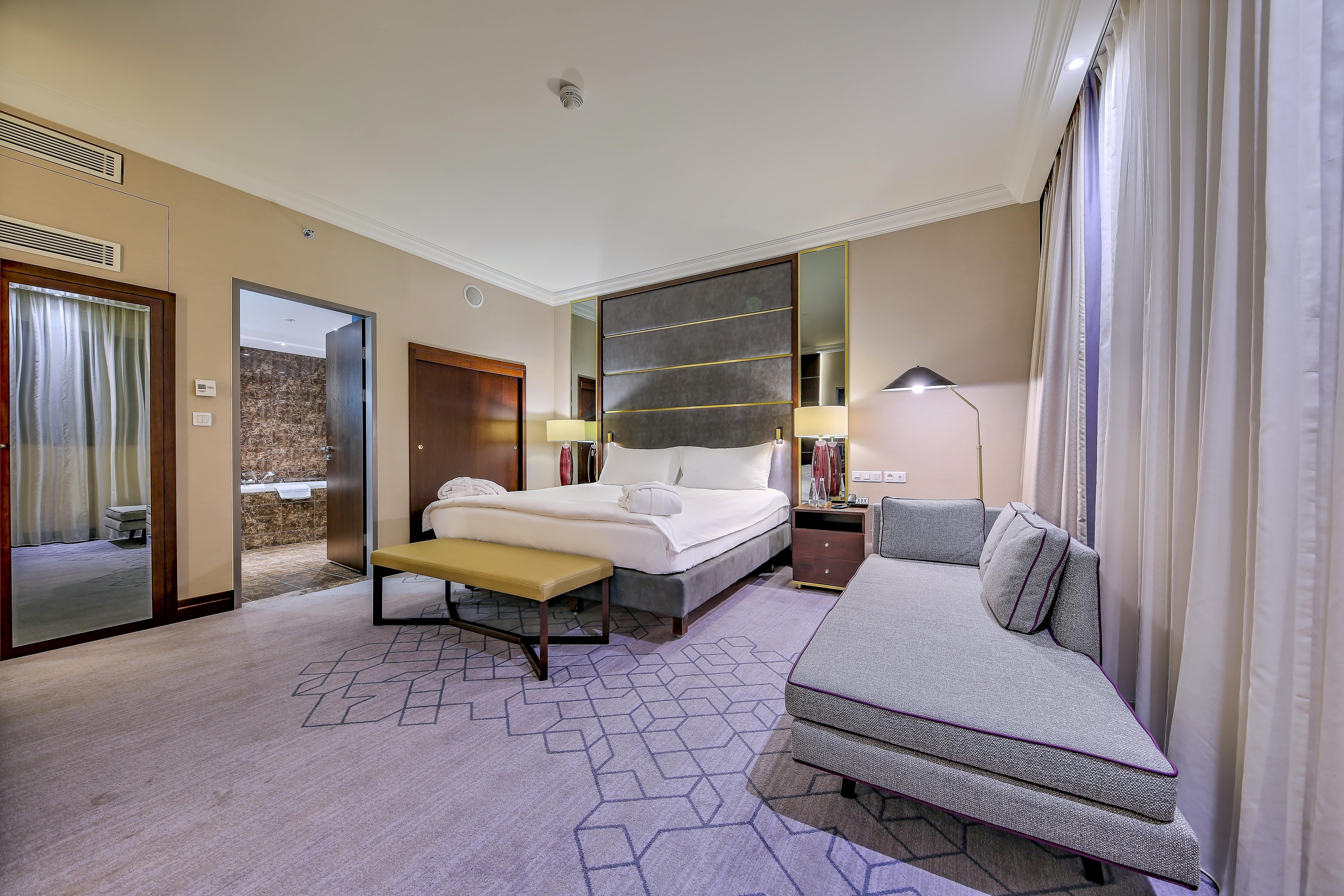 Hotel Intercontinental Warszawa By Ihg Exterior foto A room at the hotel