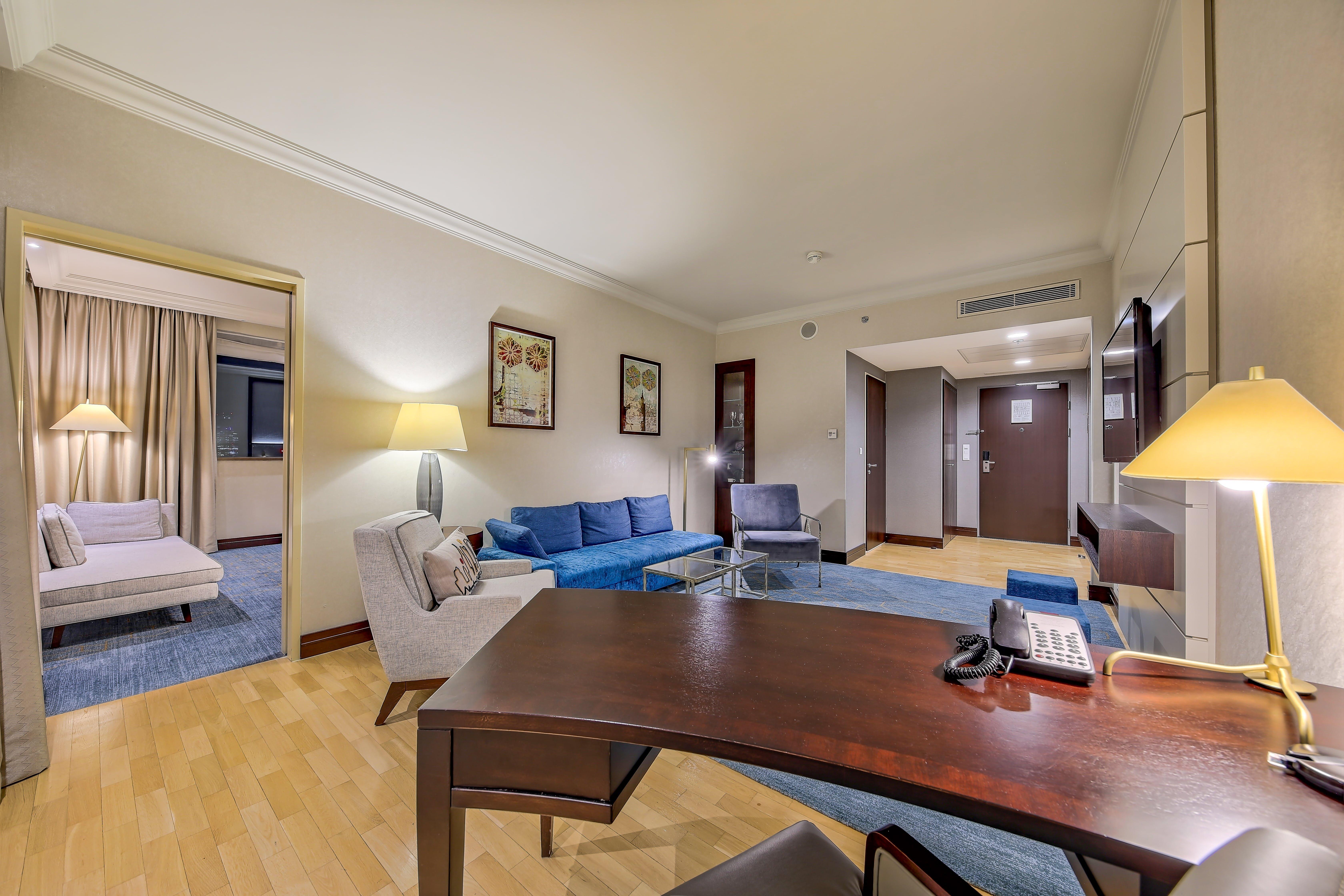 Hotel Intercontinental Warszawa By Ihg Exterior foto A suite at the hotel