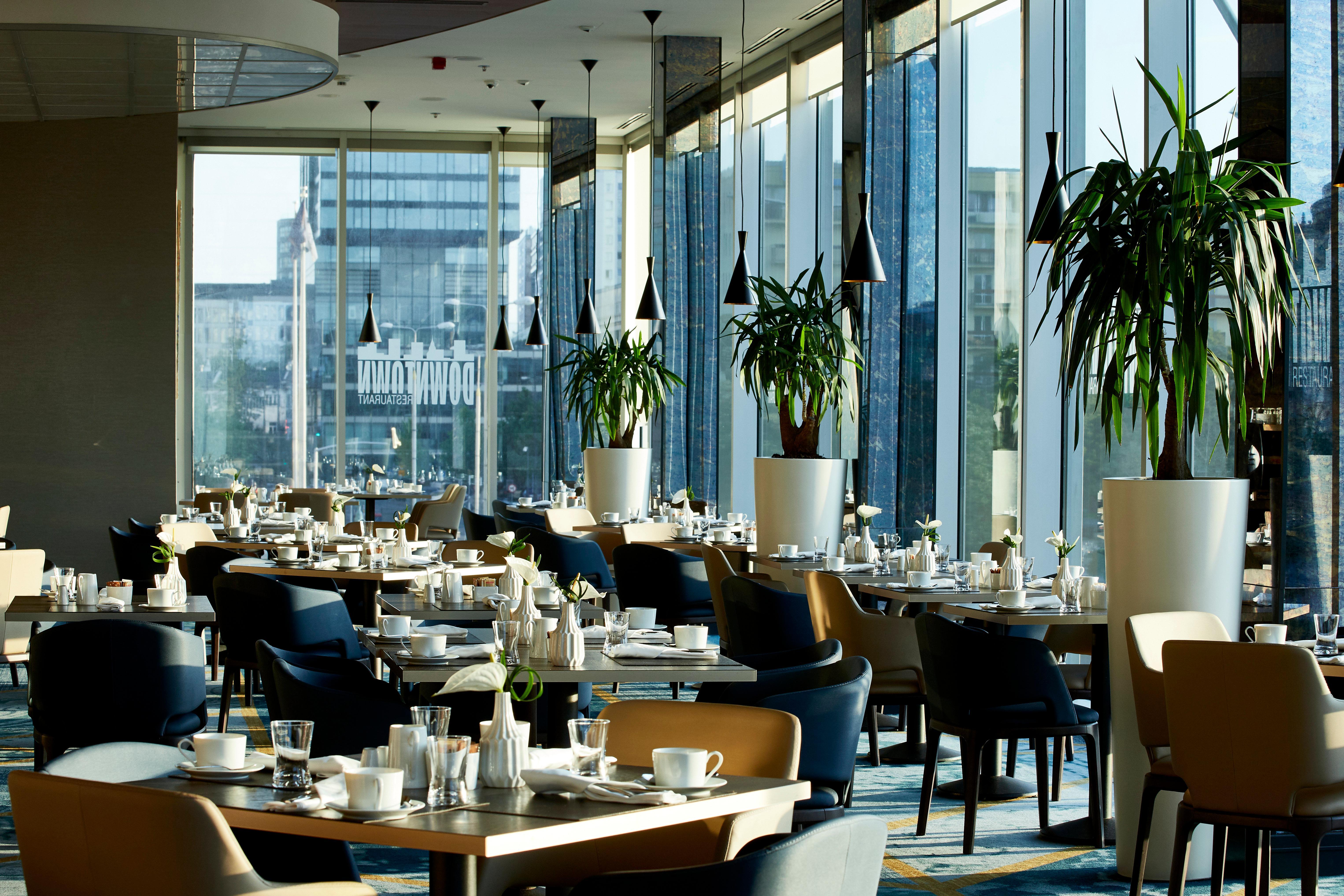 Hotel Intercontinental Warszawa By Ihg Exterior foto The restaurant