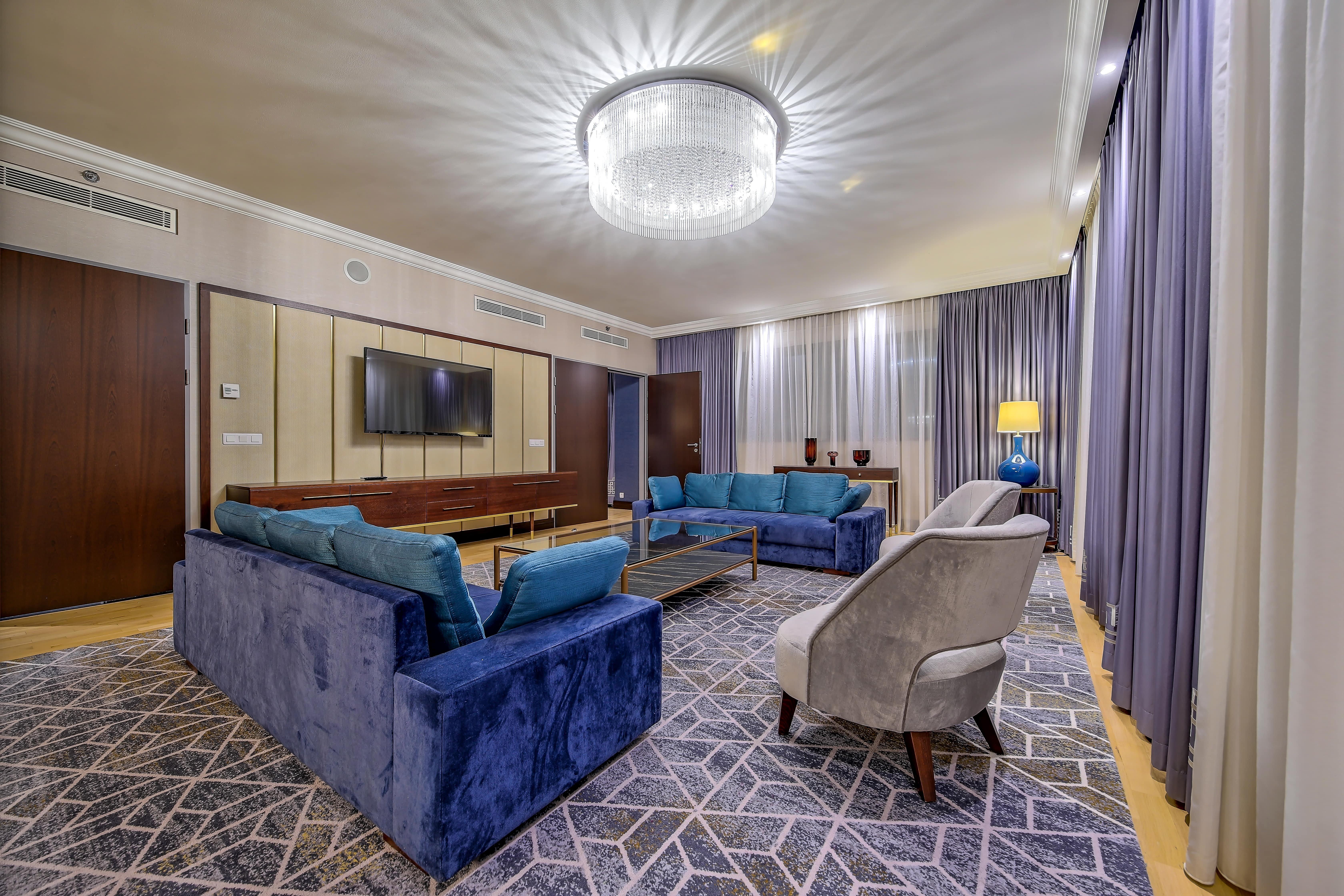 Hotel Intercontinental Warszawa By Ihg Exterior foto The hotel's living room
