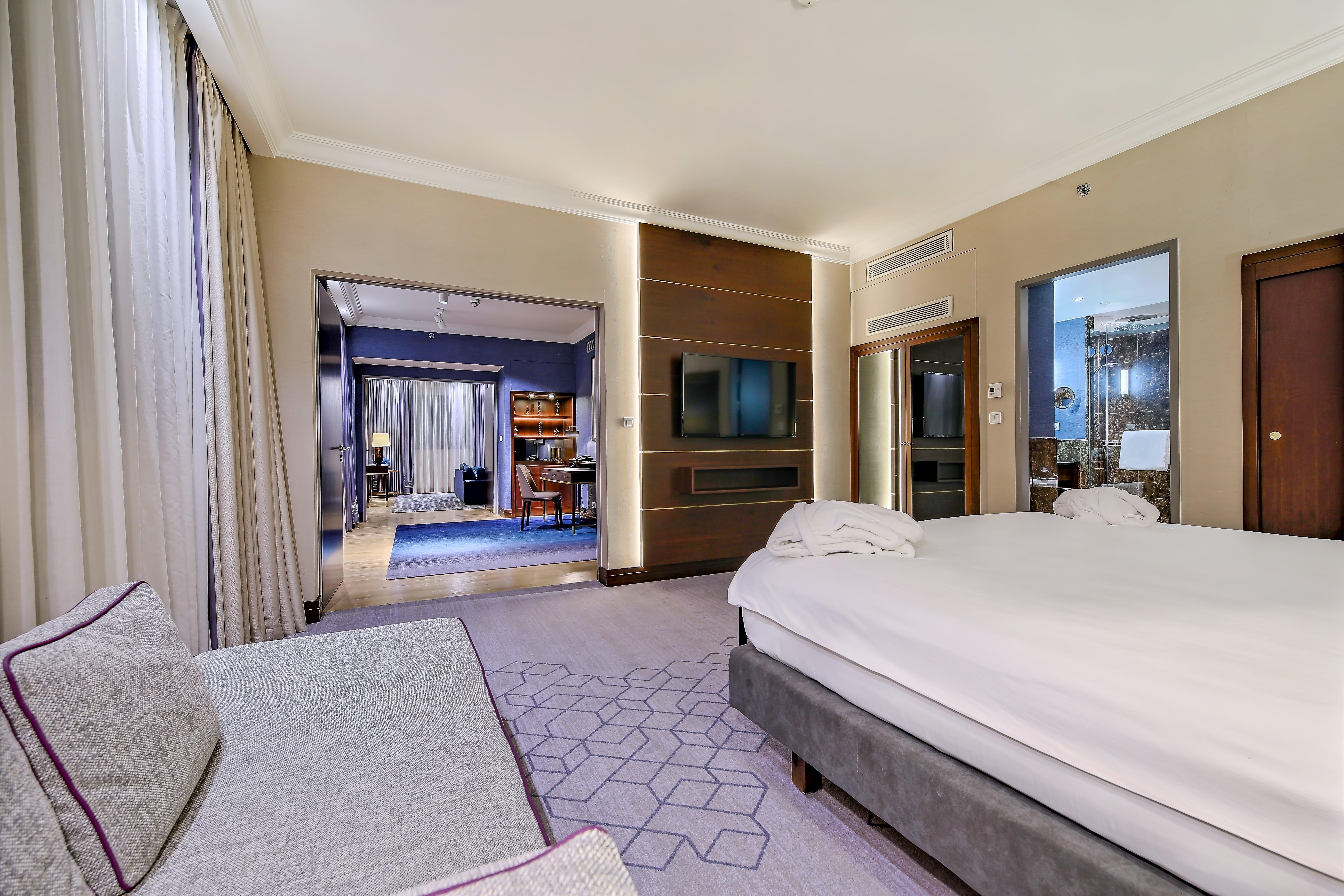 Hotel Intercontinental Warszawa By Ihg Exterior foto A room at the hotel