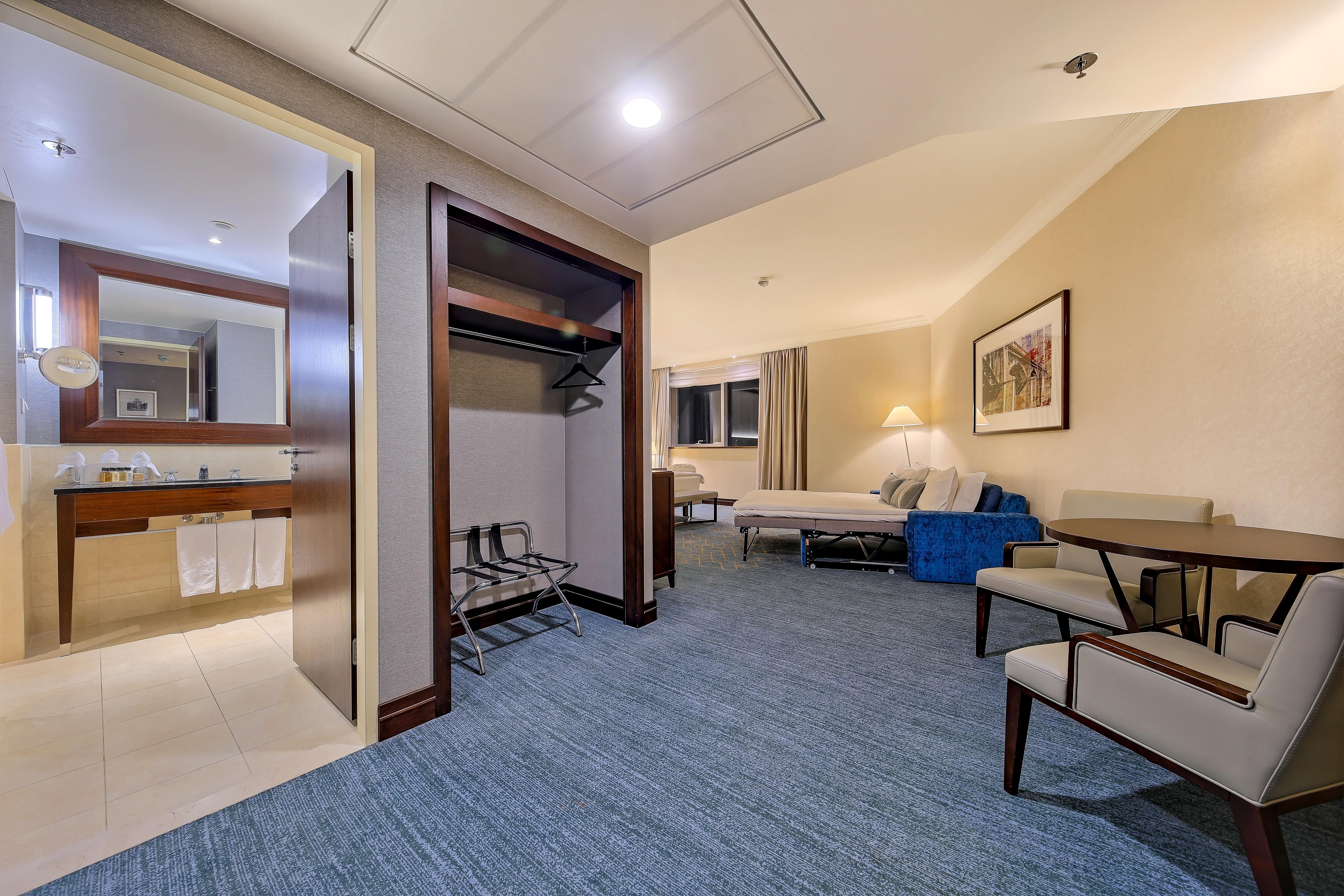 Hotel Intercontinental Warszawa By Ihg Exterior foto A room at the hotel
