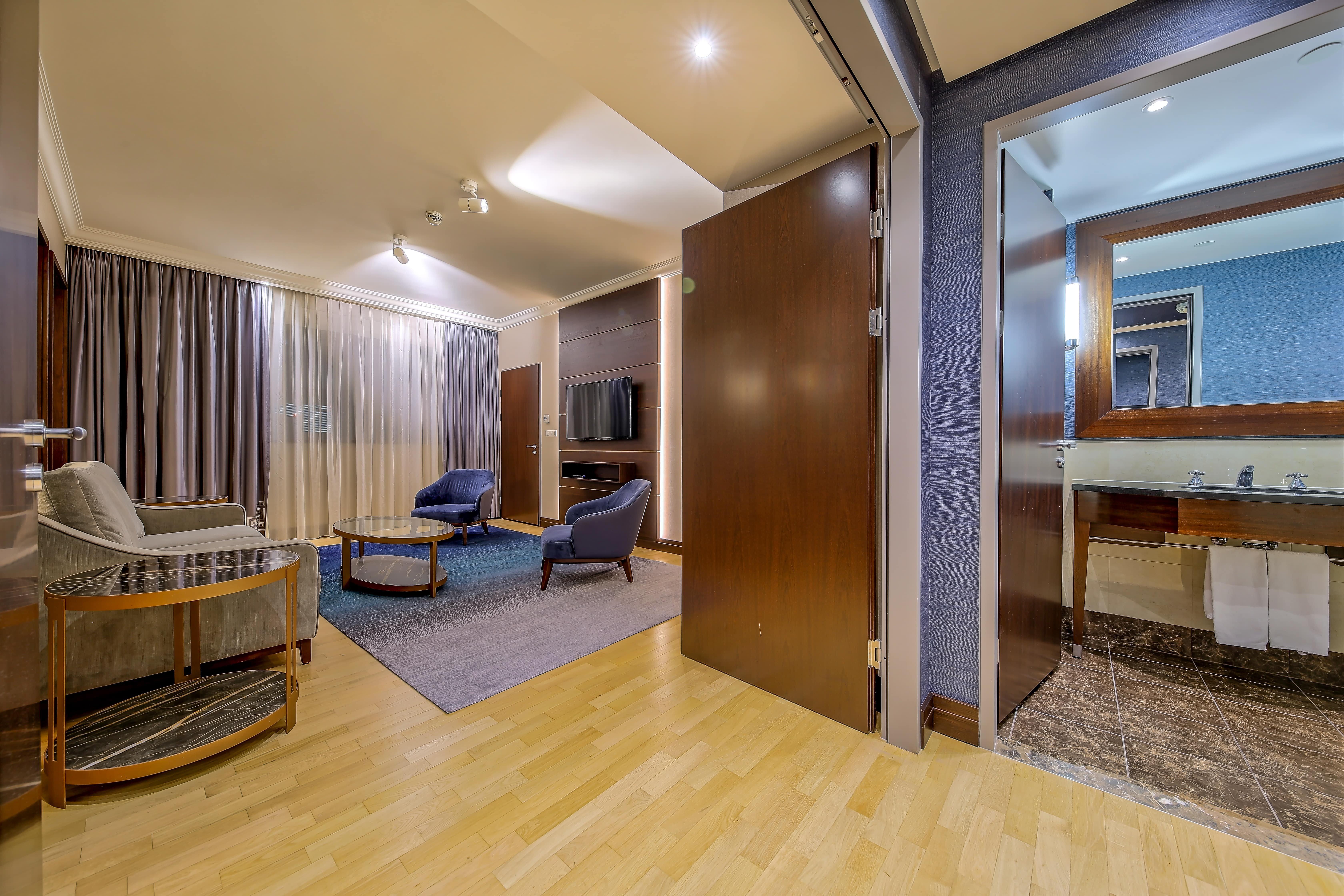 Hotel Intercontinental Warszawa By Ihg Exterior foto A suite at the hotel