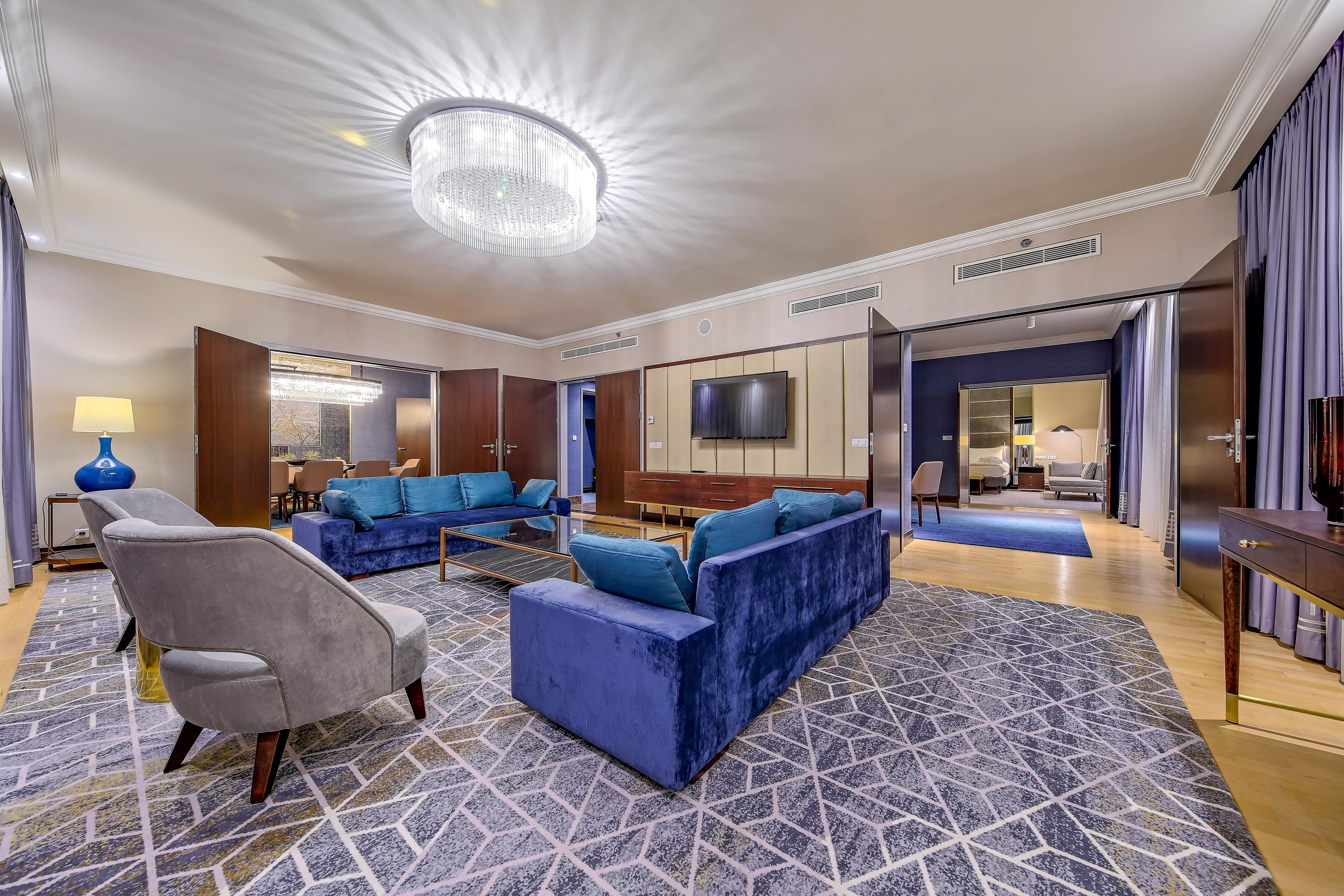 Hotel Intercontinental Warszawa By Ihg Exterior foto A suite at the hotel
