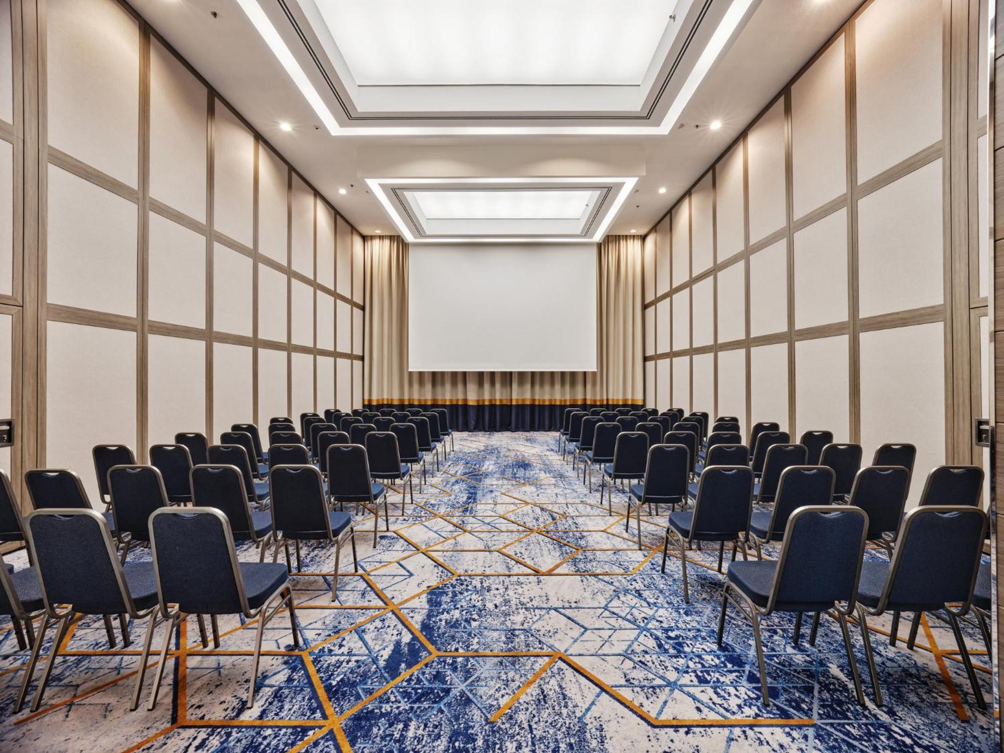 Hotel Intercontinental Warszawa By Ihg Exterior foto The ballroom at the hotel